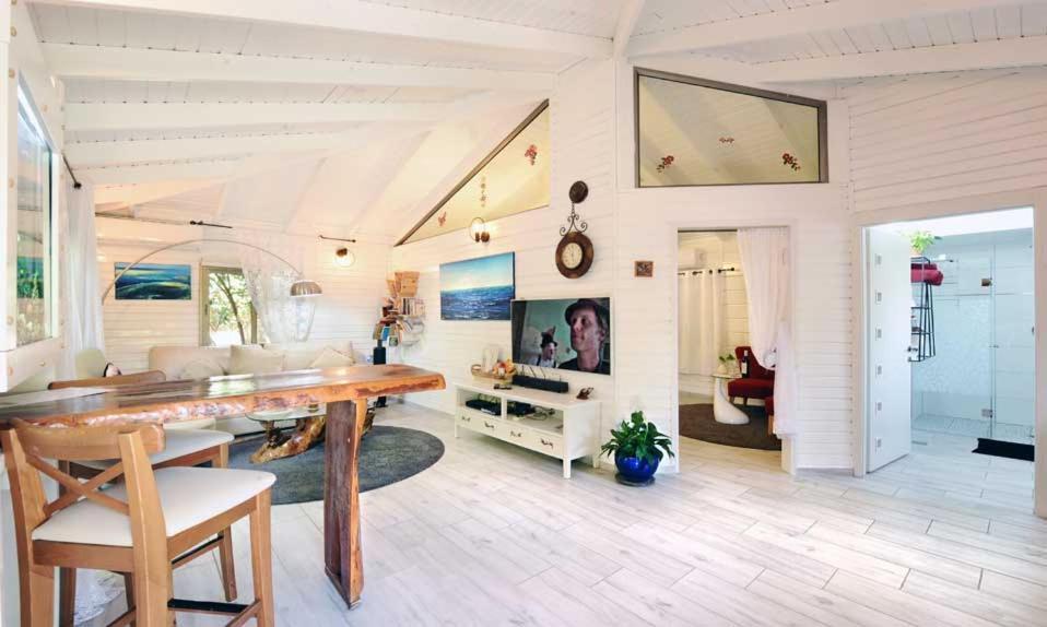 Lodge On The Sea Shave Ziyyon Exterior foto